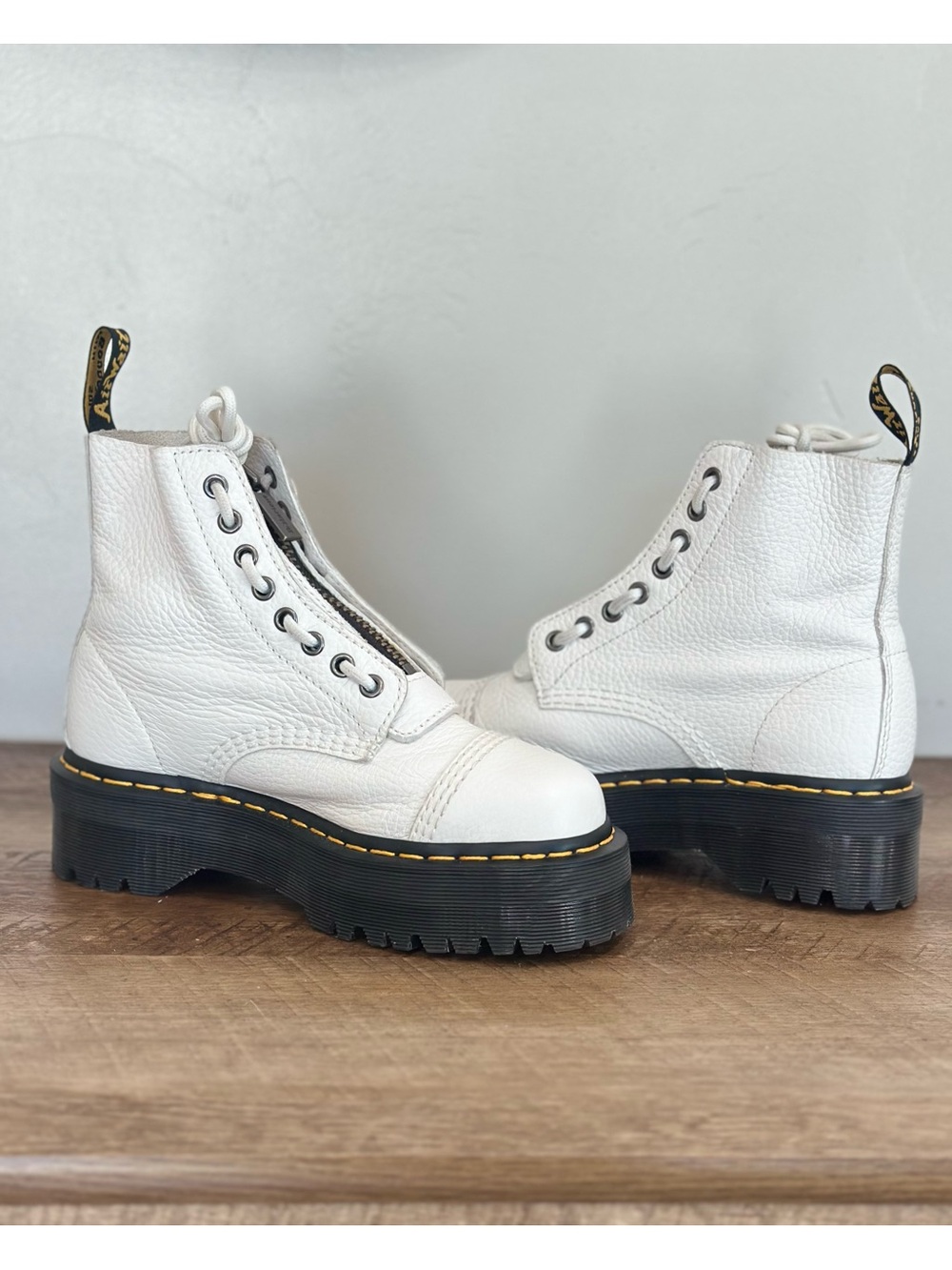 Dr. Martens Sinclair White Pebbled Leather Platform Lug Sole Zip Boots 6L